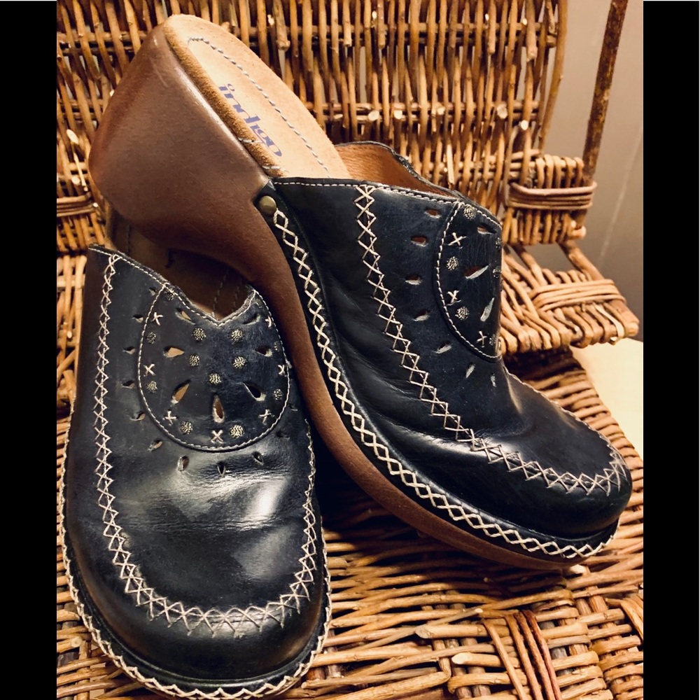 Indigo By Clark’s Clog Mule Size 6 - image 2